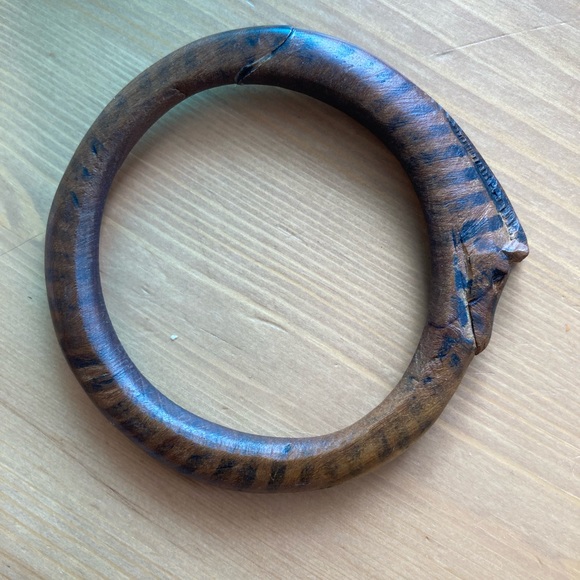 Set of 3 carved animal bangles - Picture 2 of 4